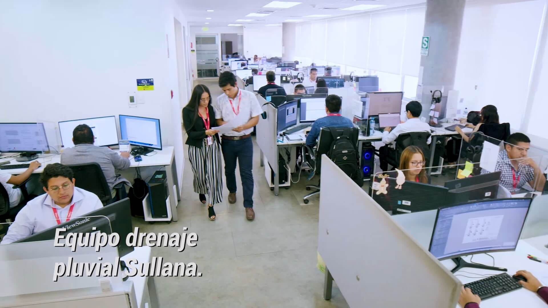 equipo drenaje pluvial Paita 