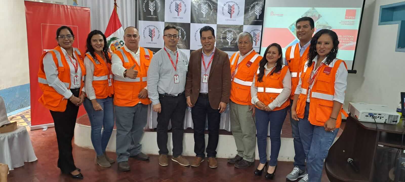Parte del equipo técnico y social del proyecto de diseño de drenaje pluvial de Chiclayo.